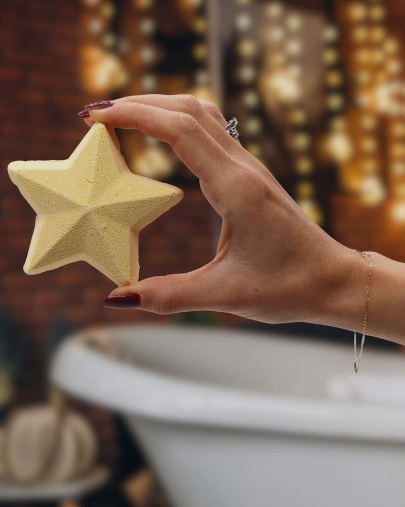 Frizzante da bagno a forma di stella gialla – Collezione Christmas Wish List